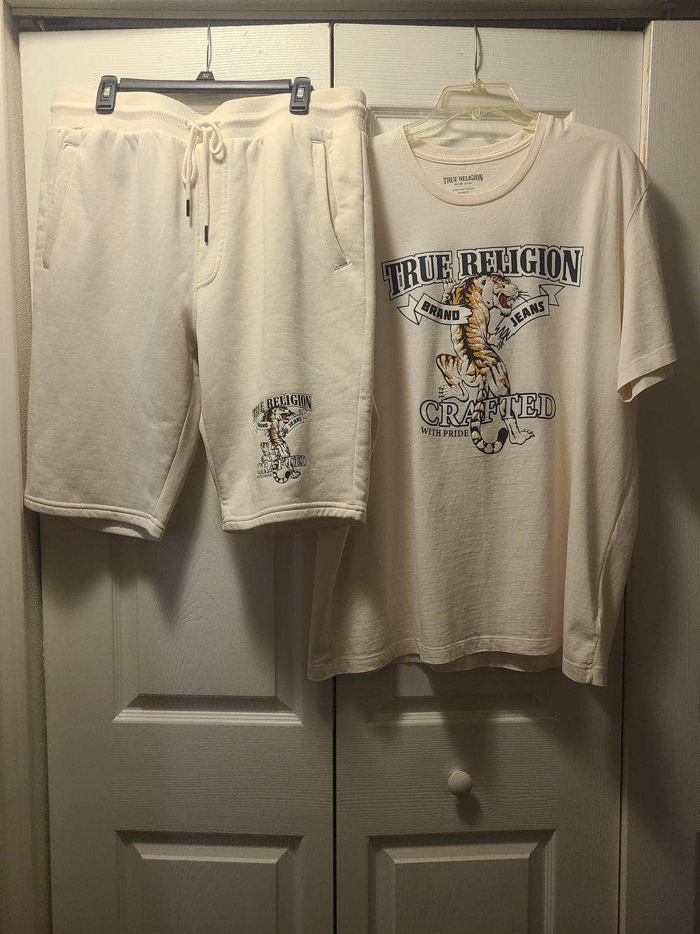 Tru Religion Mens Shirt & Shorts